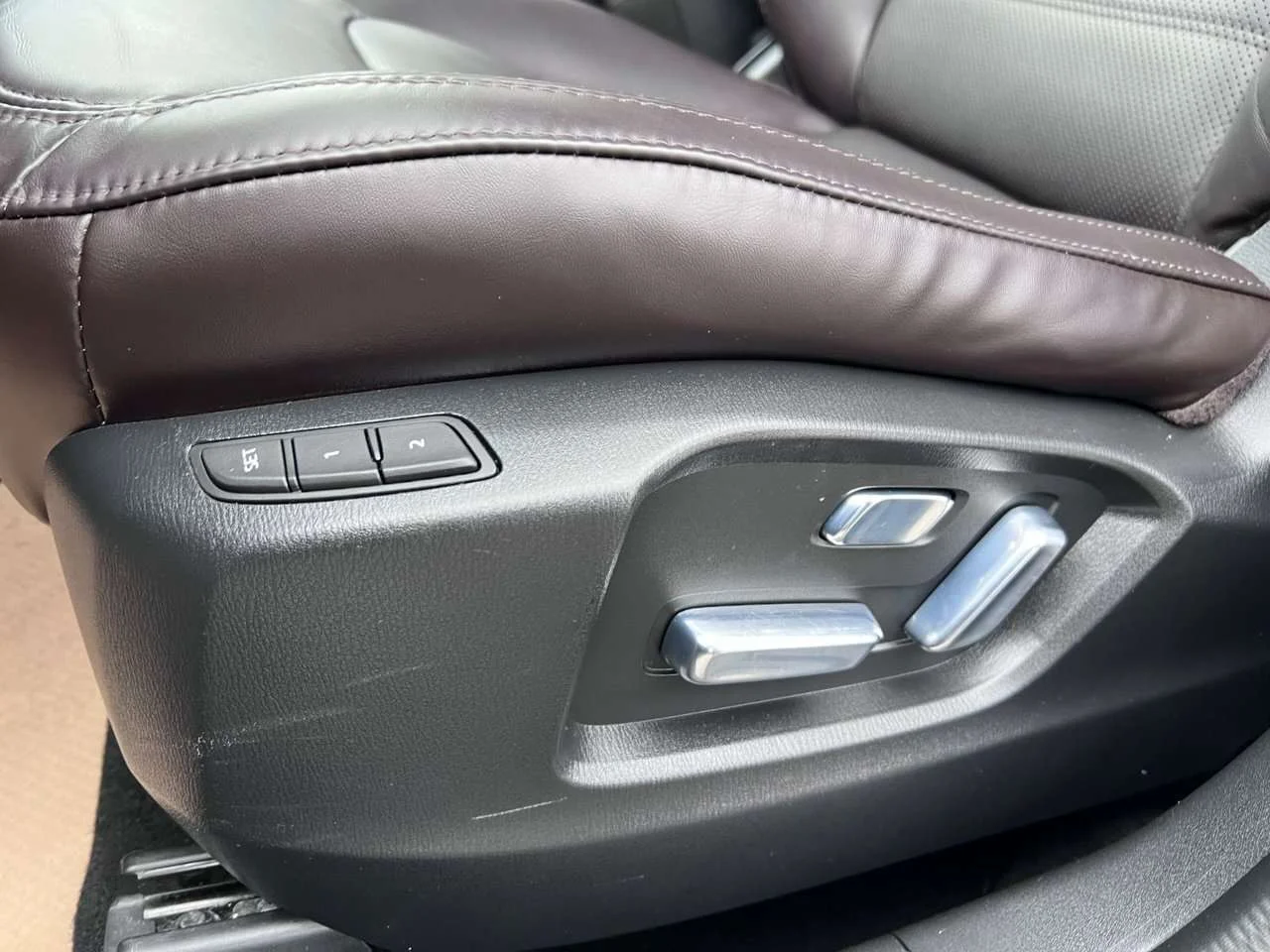 Used 2023  Mazda Signature image 15