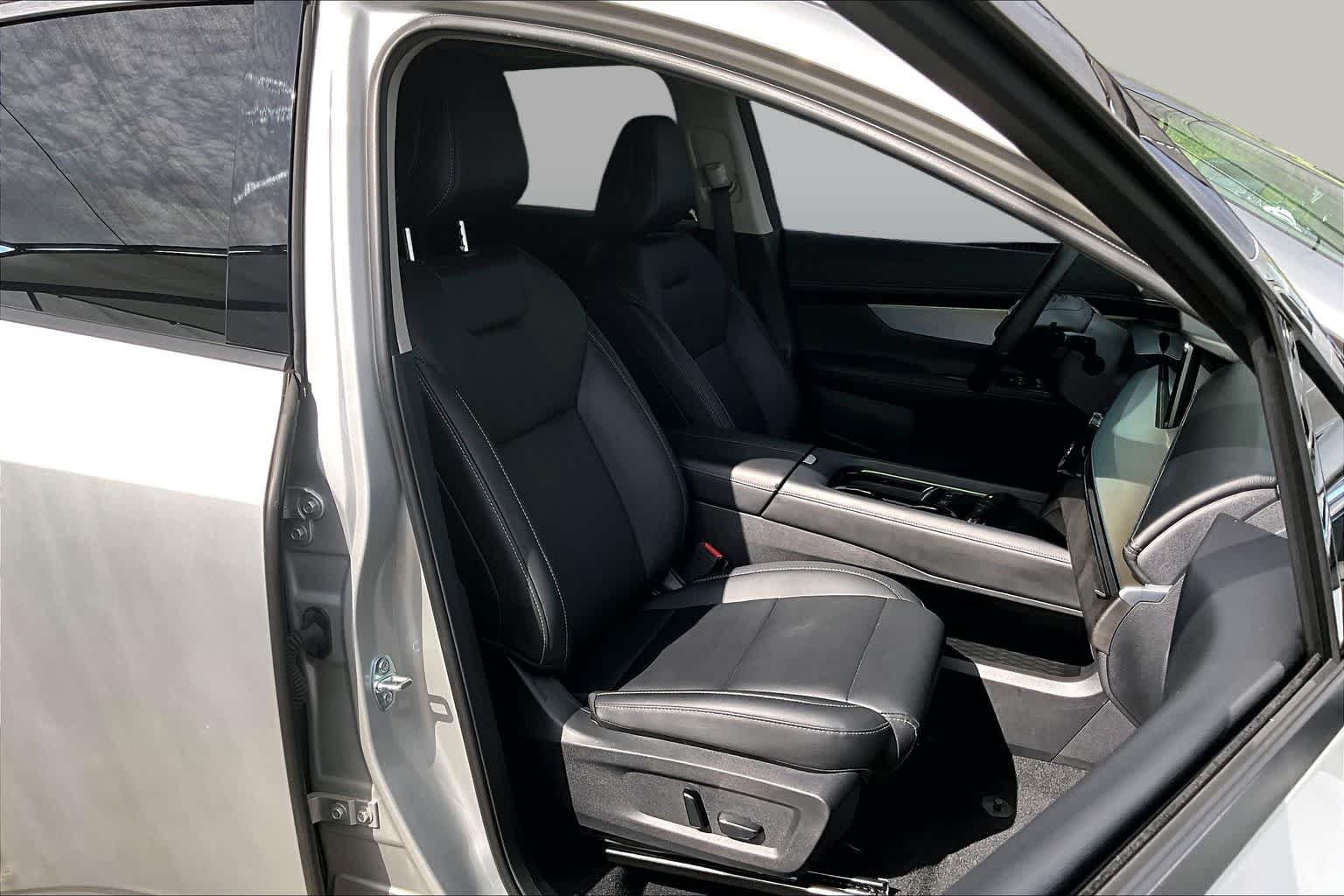 Used 2025 Brilliant Silver Metallic Nissan SL image 9