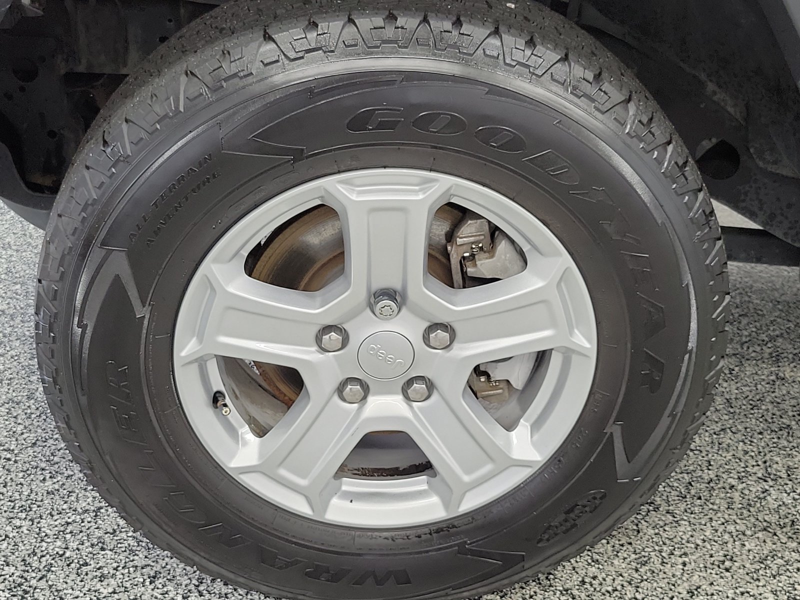 Used 2019 Yellow Jeep Unlimited Sport S image 5
