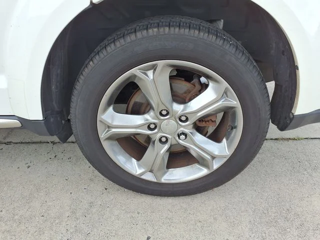 Used 2017 White Dodge Crossroad image 26