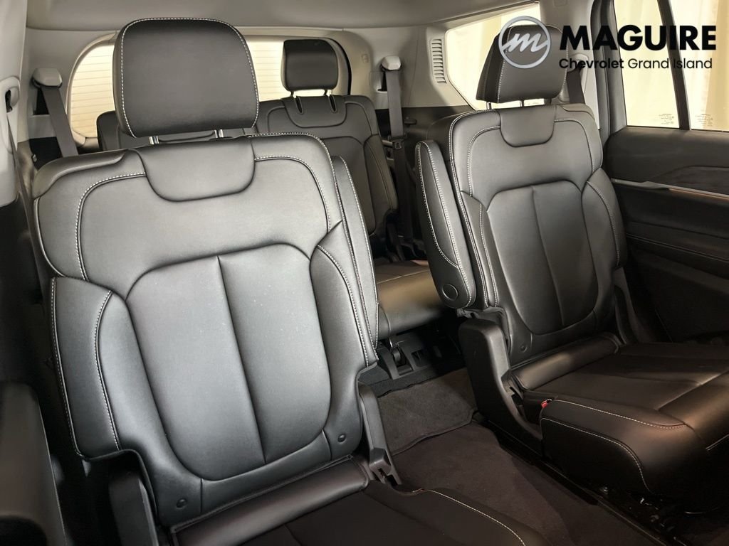 Used 2023 Black Jeep Limited image 32