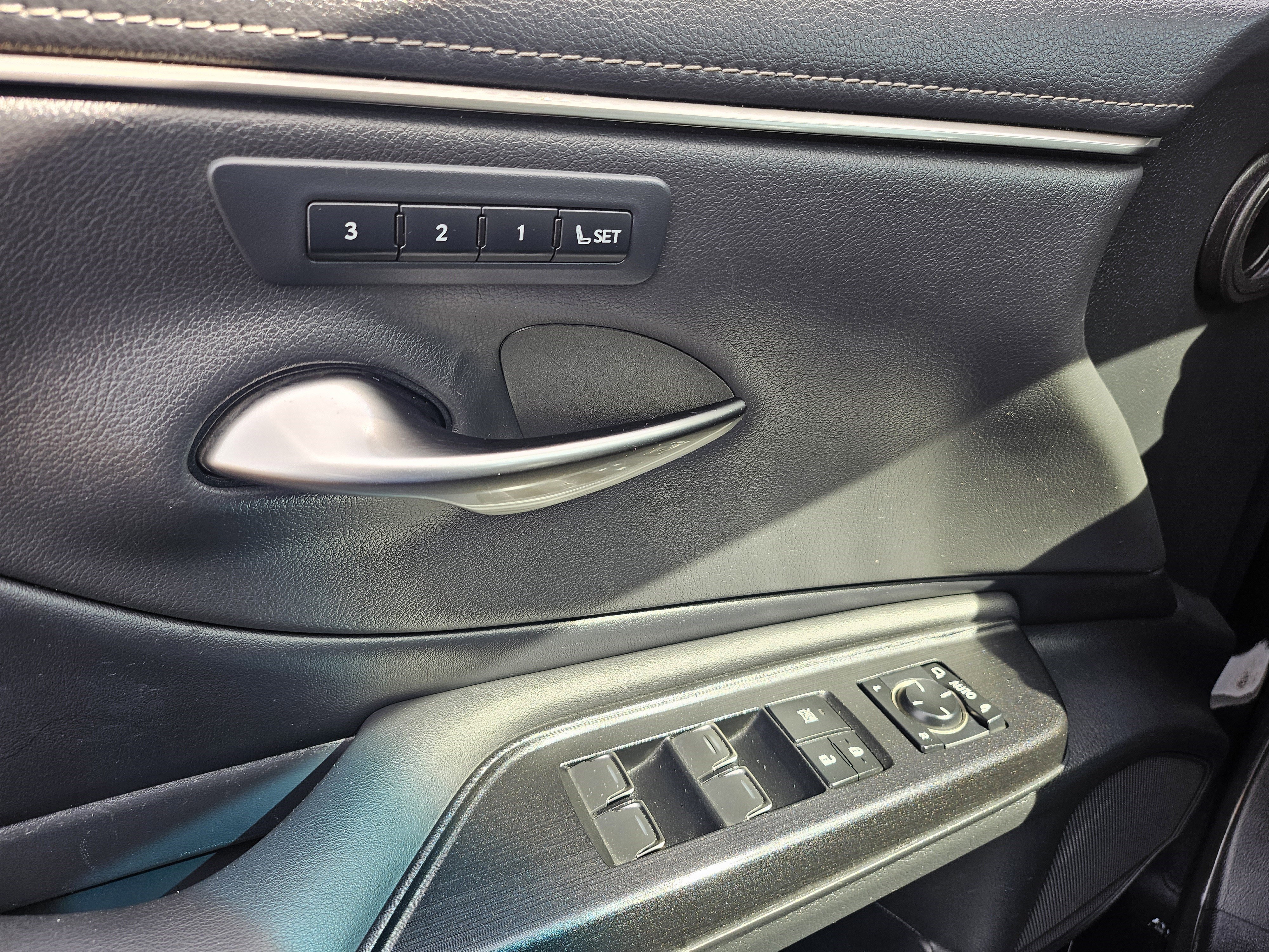 Used 2021 Black Lexus 300h image 15
