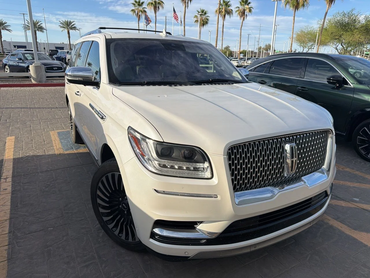 Used 2019 White Platinum Clearcoat Metallic Lincoln Black Label image 3