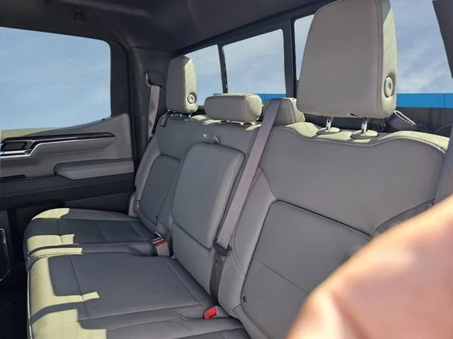 Used 2023 Iridescent Pearl Tricoat Chevrolet LTZ image 36