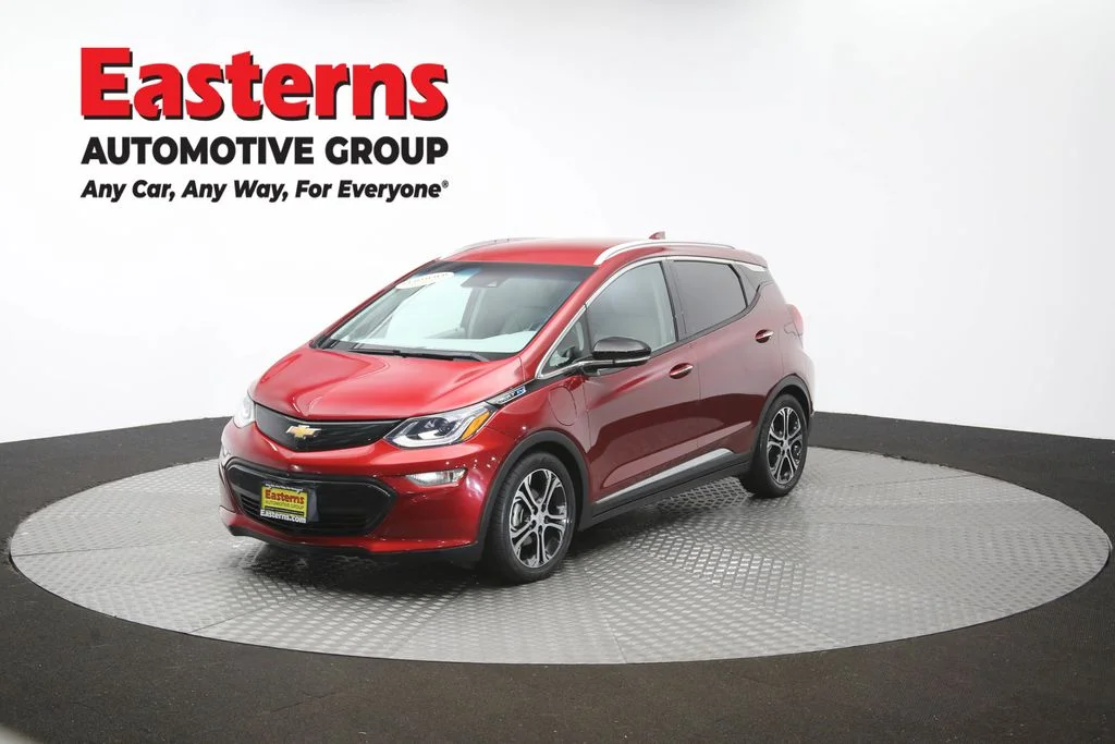 Used 2018 Red Chevrolet Premier image 57