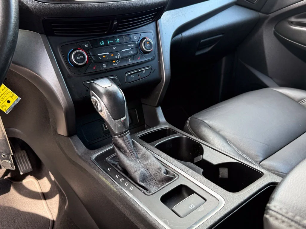 Used 2018 Lightning Blue Metallic Ford SEL image 14