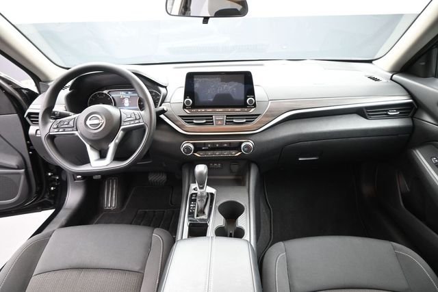 Used 2025 Black Nissan 2.5 SV image 25