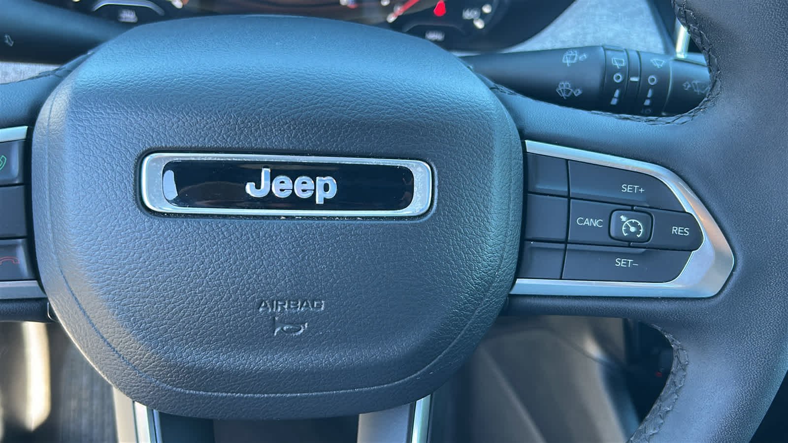Used 2024 Silver Zynith Metallic Clearcoat Jeep Latitude image 20