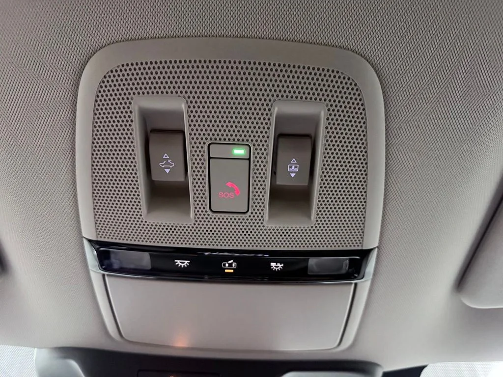 New 2027 RADIANT WHITE INFINITI Luxe 4WD image 31