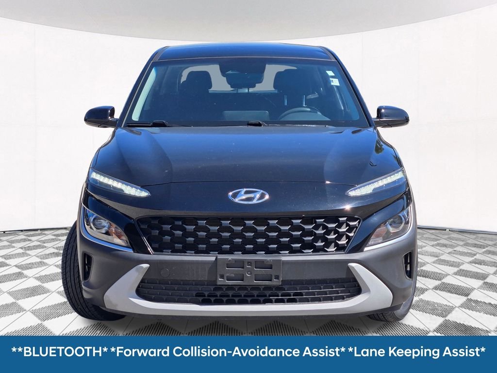 Certified Used 2022 Black Hyundai SE image 4