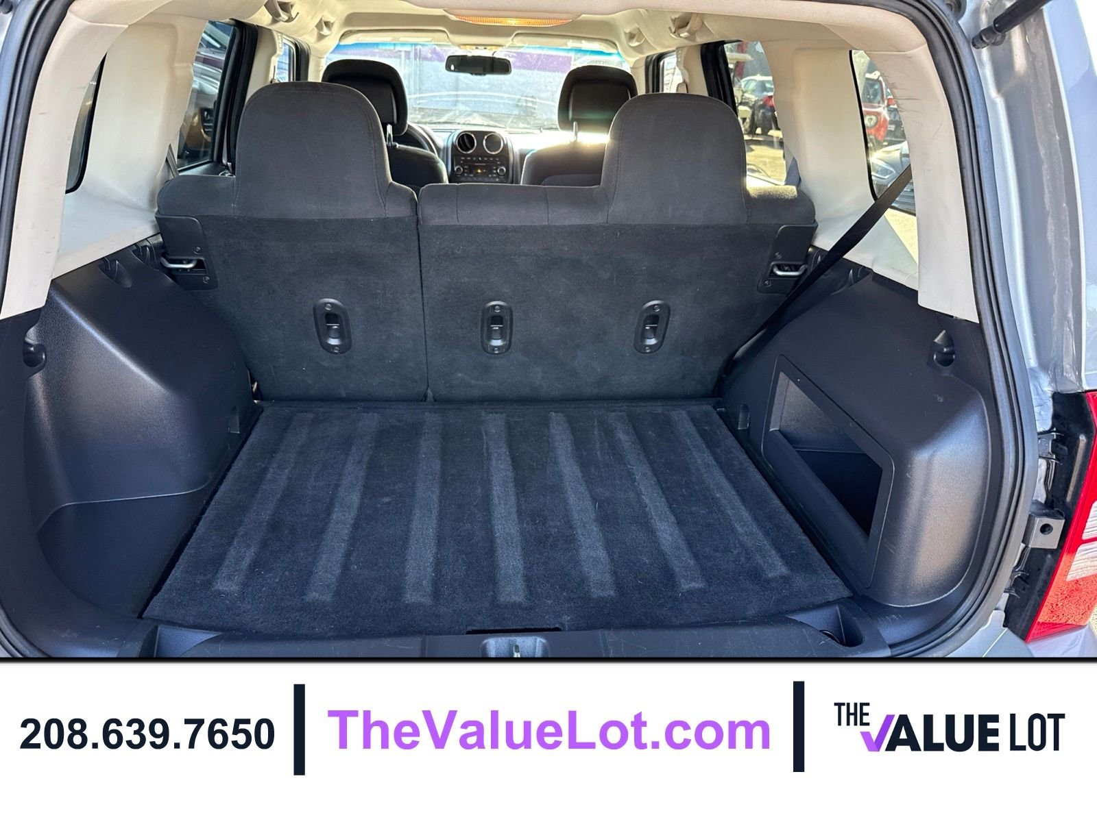 Used 2016 Silver Jeep Sport image 16