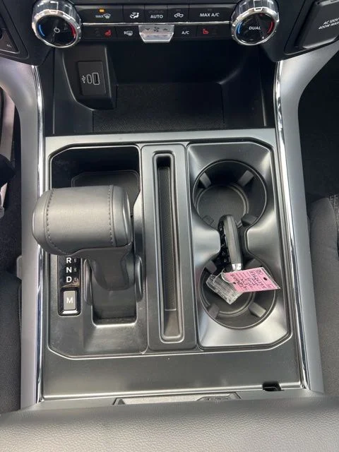 New 2026 Oxford White Ford XLT image 38