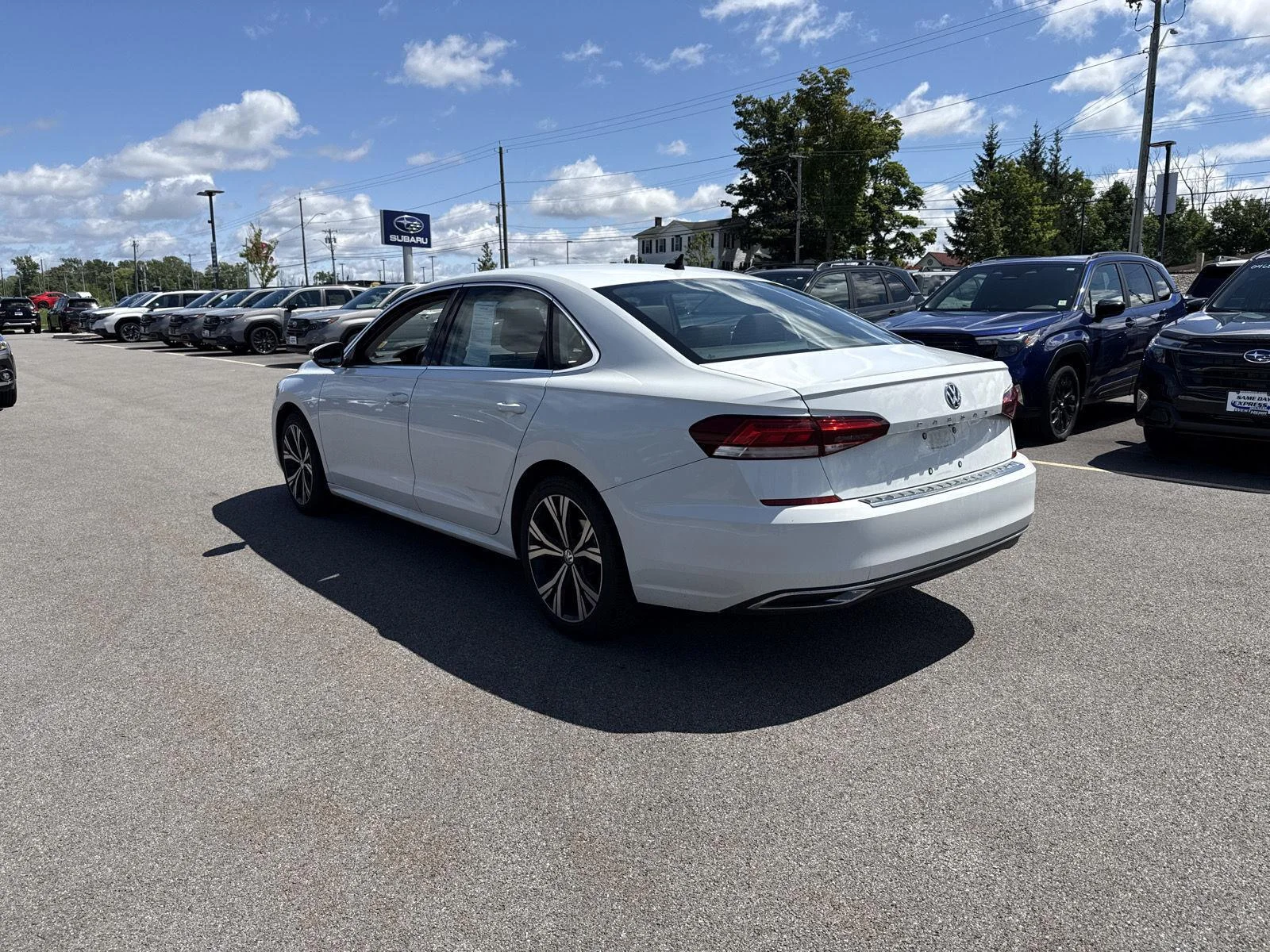 Used 2022 Pure White Volkswagen 2.0T SE image 5