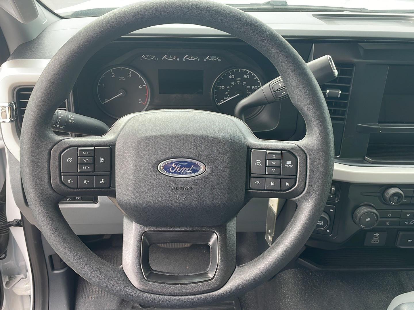 2025 Ford F-450 Super Duty Chassis Cab XL - Photo 10
