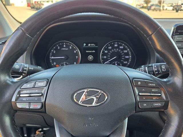 Used 2018 White Hyundai Base image 24