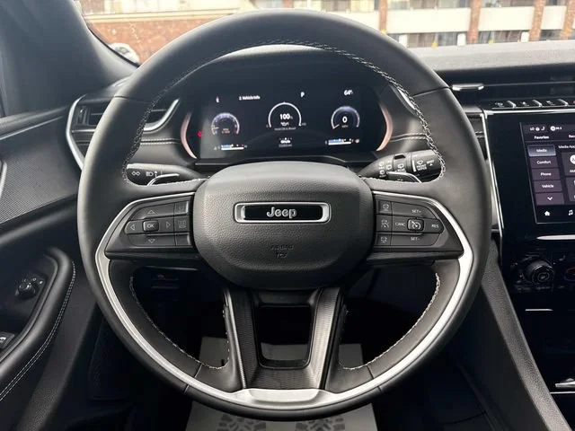 Used 2024 Gray Jeep Altitude image 60
