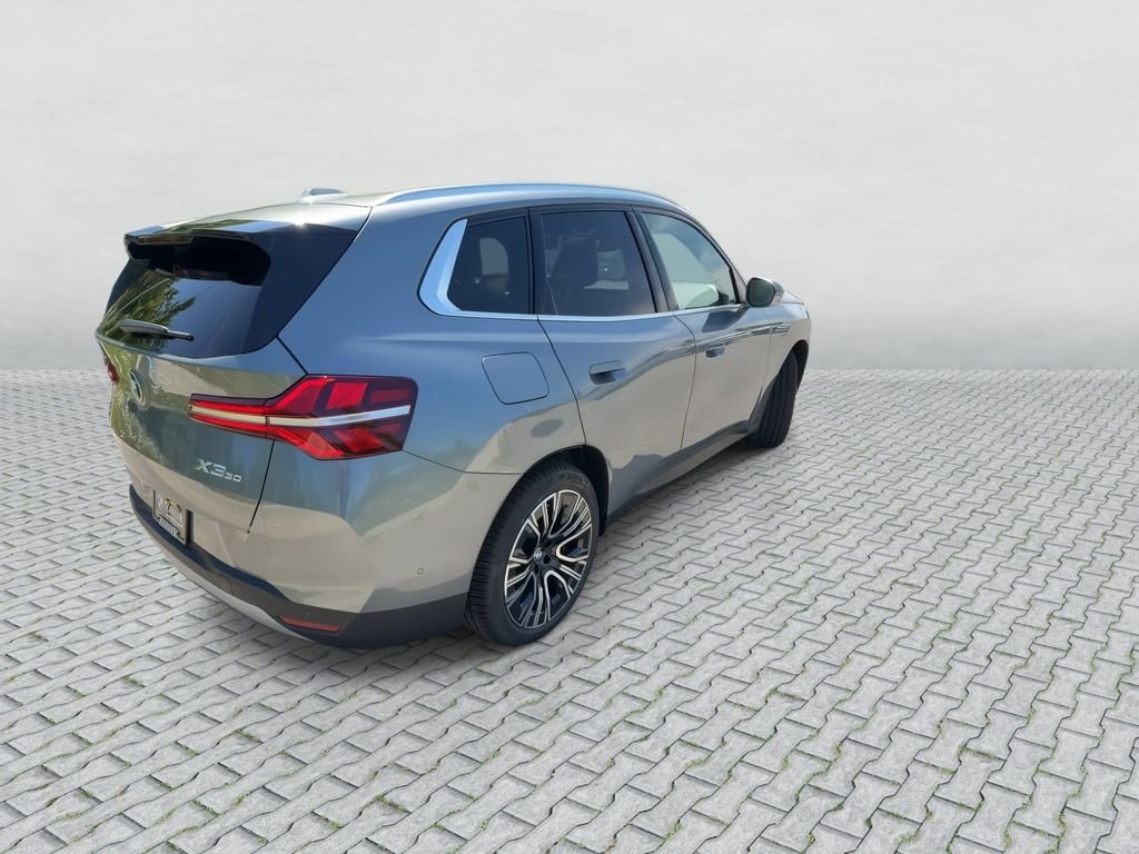 New 2026 Skyscraper Grey Metallic BMW 30 xDrive image 8