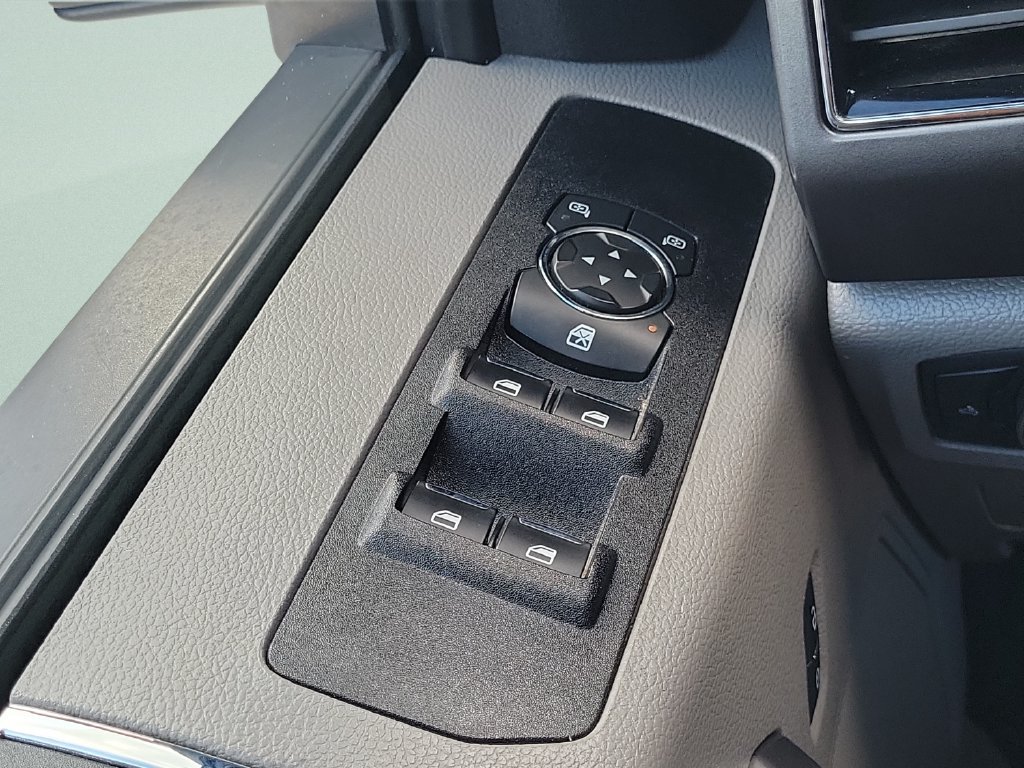 Used 2019 White Ford XLT image 19