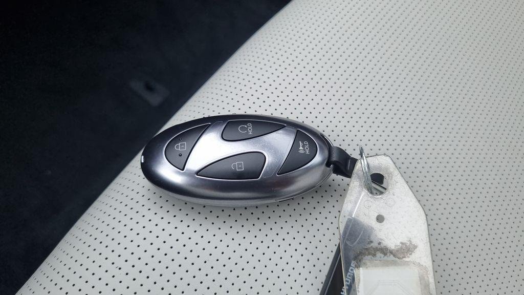 New 2027 White Hyundai Calligraphy image 29