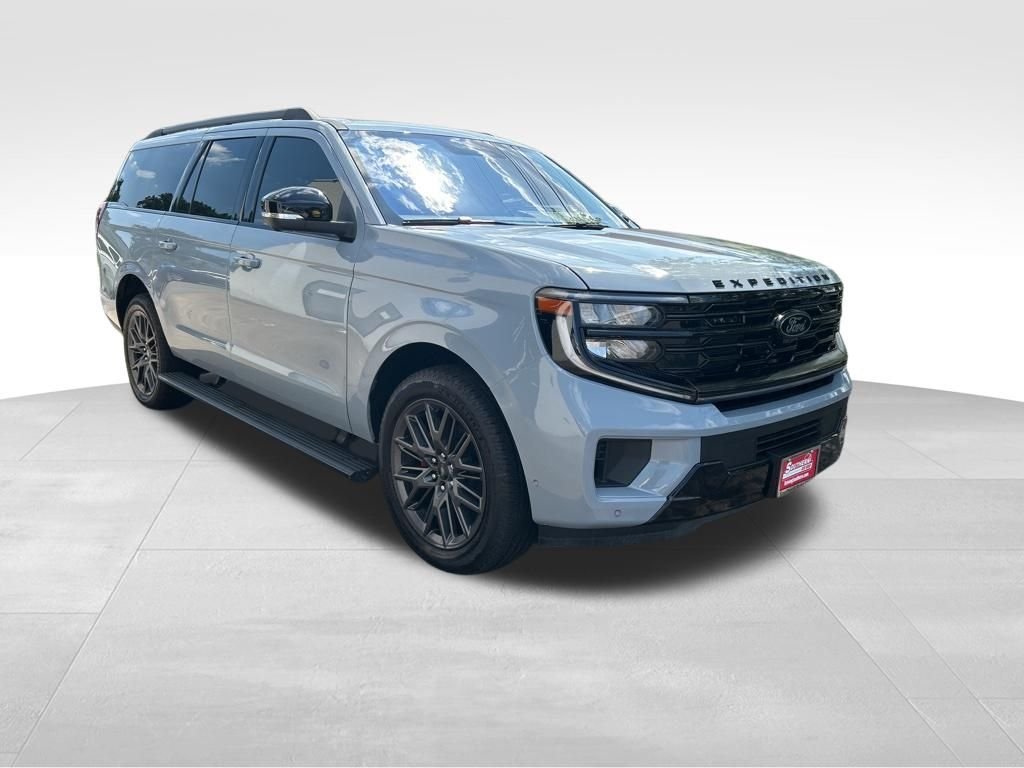 Used 2025 Gray Ford Platinum image 9