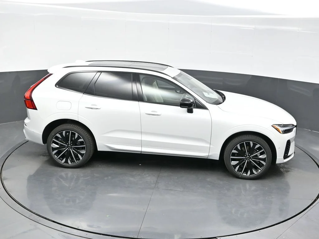 New 2026 White Volvo T8 Ultra image 52