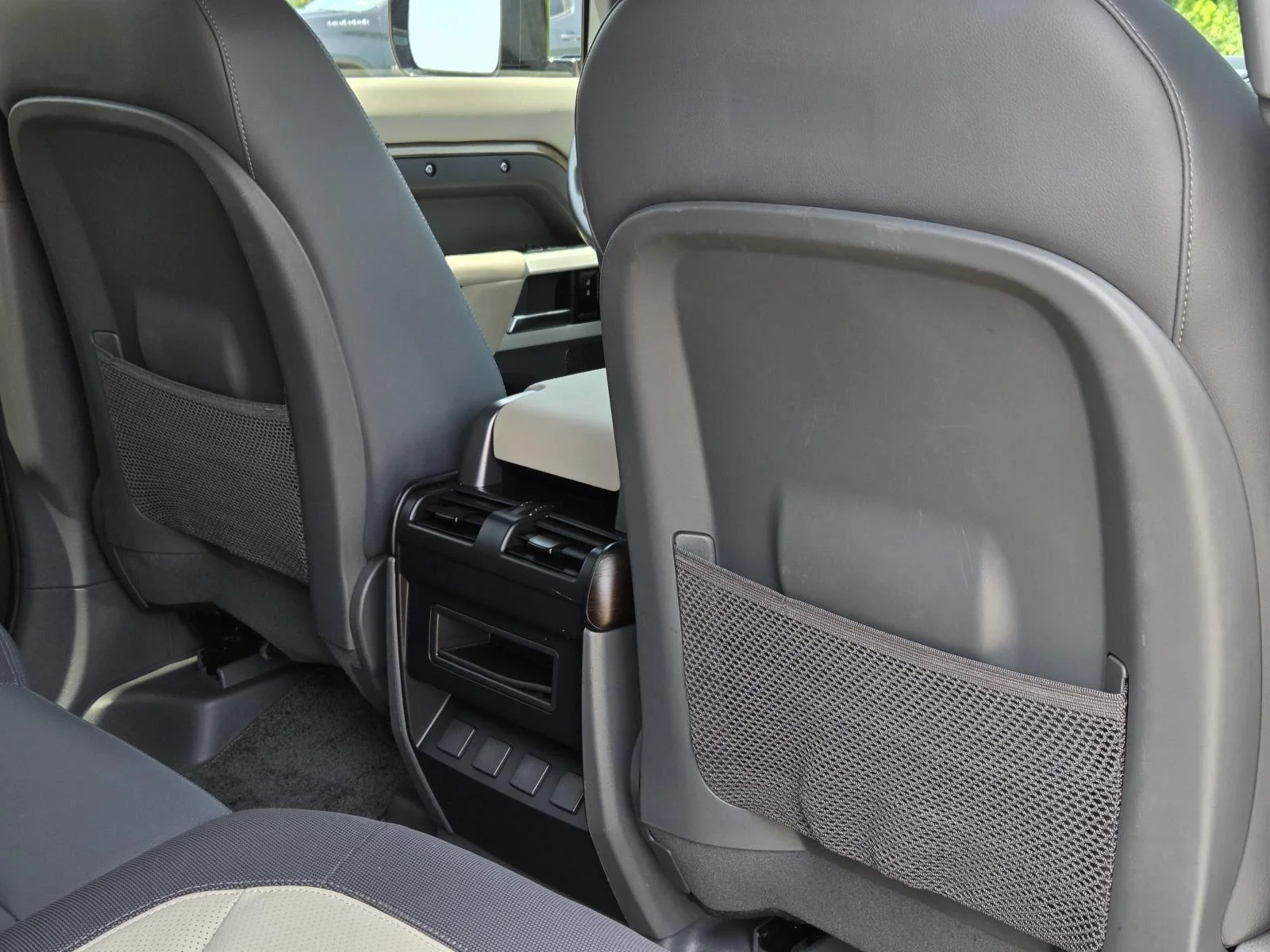 Certified Used 2023  Land Rover X-Dynamic SE image 40