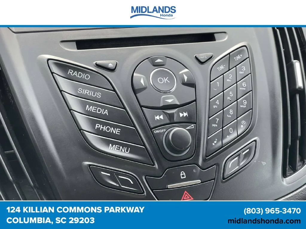 Used 2013 Oxford White Ford SE image 25