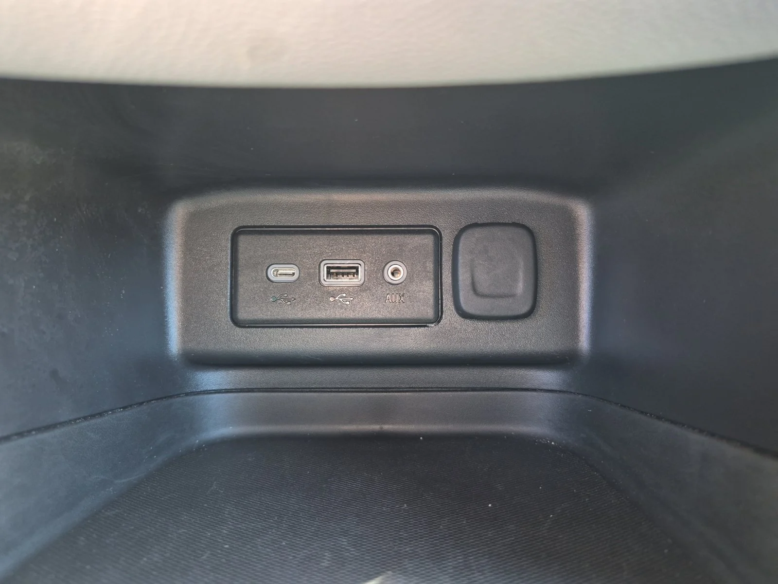 Used 2024 Summit White Chevrolet LS image 16