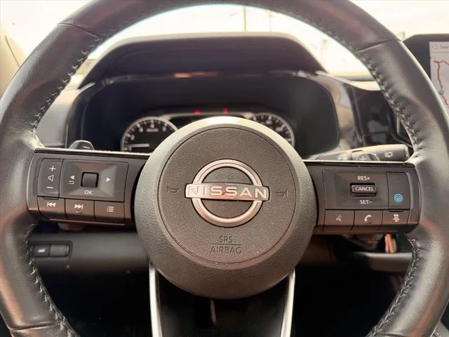 Used 2022 Gray Nissan SL image 19