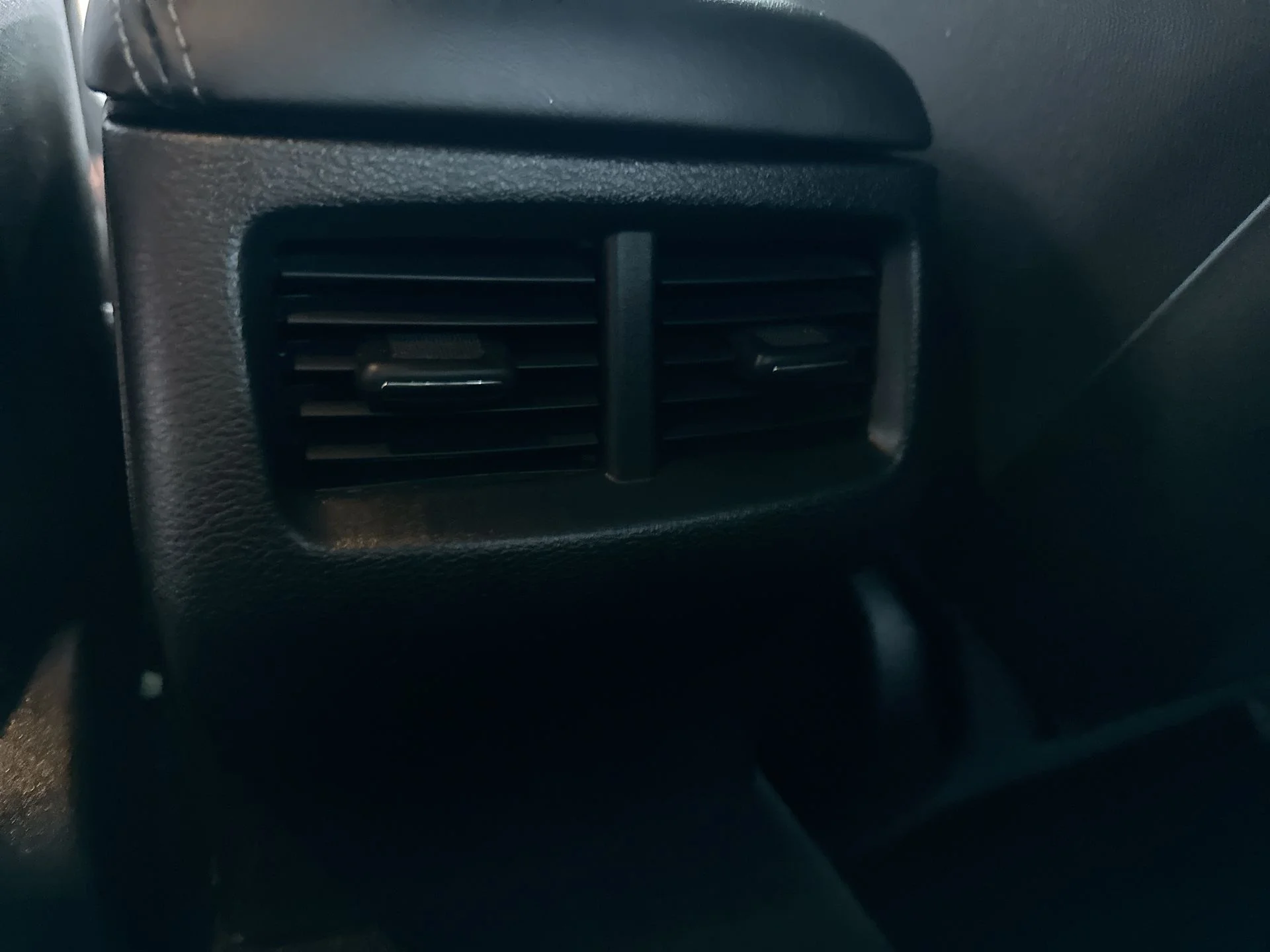 Used 2022 White Dodge R/T Scat Pack Widebody image 19