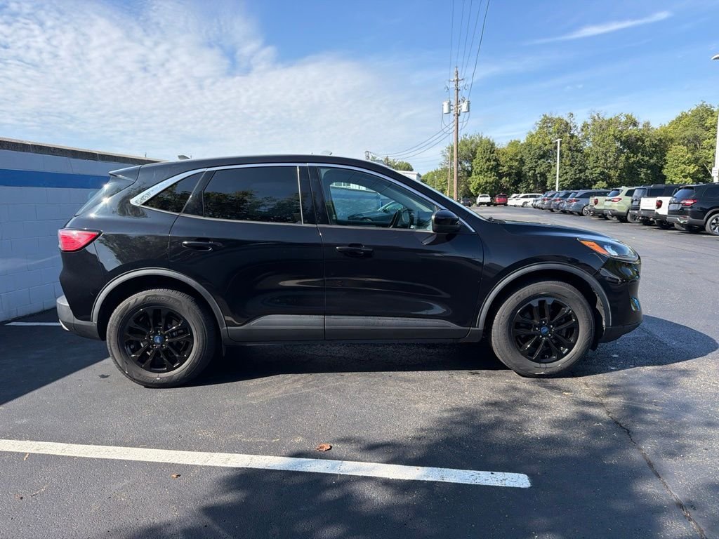 Used 2020 Black Metallic Ford SE image 6