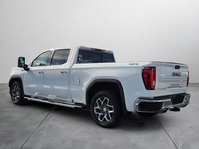 Used 2024 White GMC SLT image 3