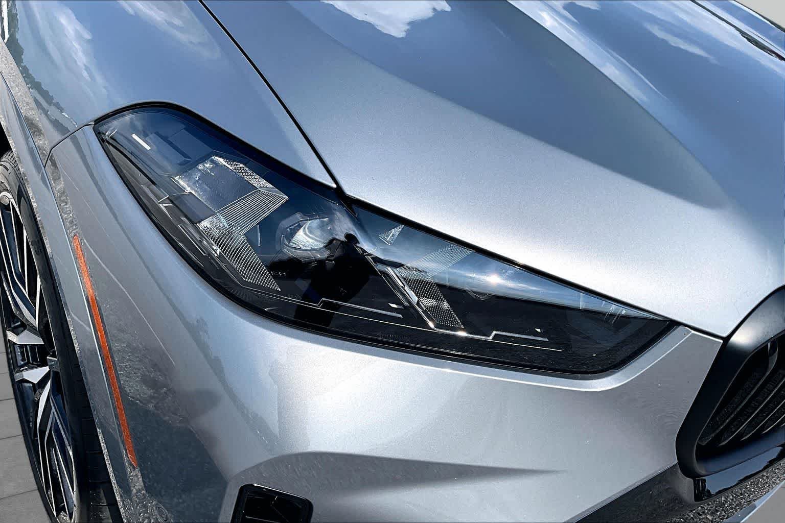 Used 2026 Skyscraper Grey Metallic BMW sDrive40i image 28