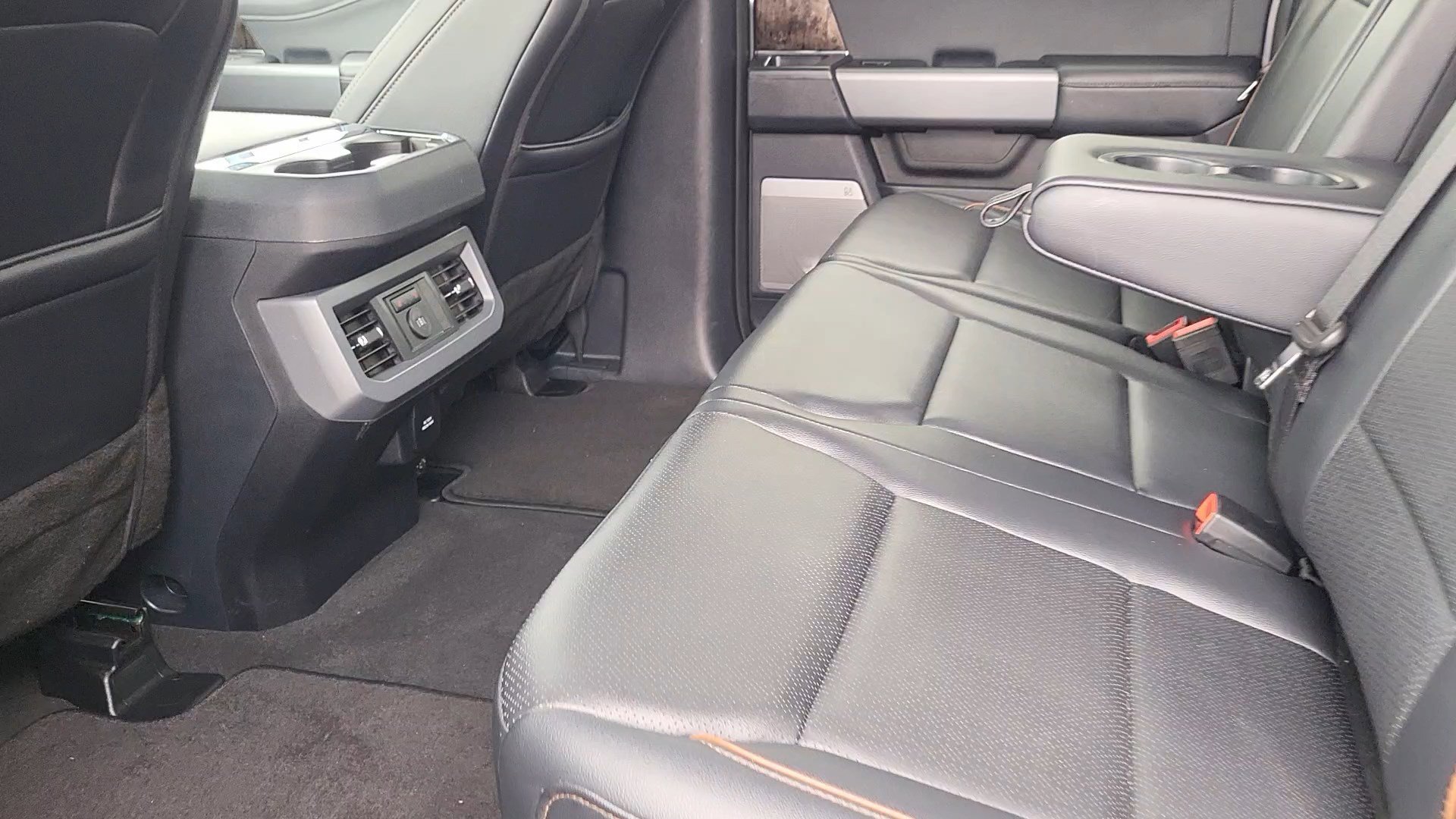 Certified Used 2025 Gray Metallic Ford LARIAT image 19