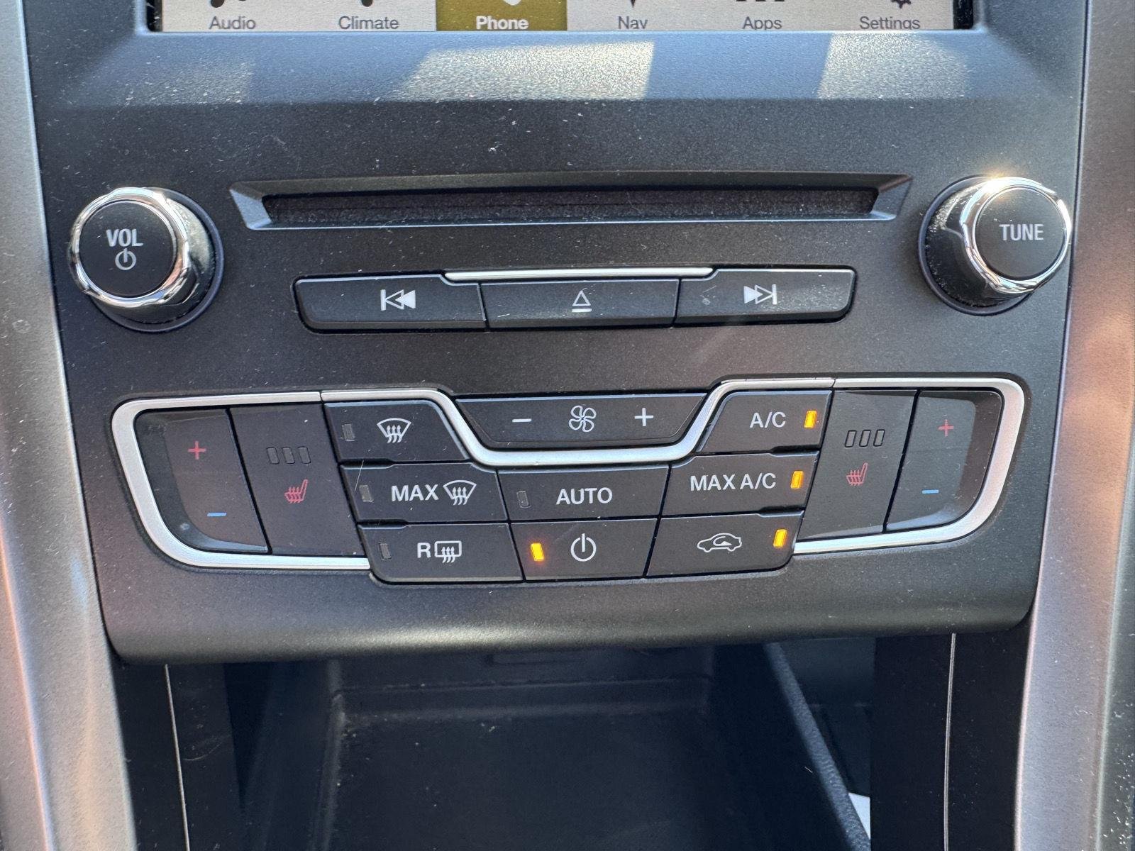 Used 2017 Magnetic Ford SE image 17