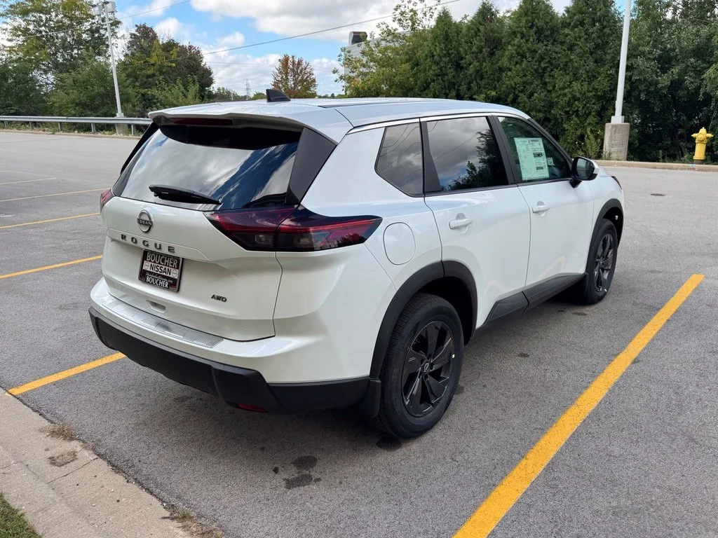 New 2027 White Nissan SV image 4