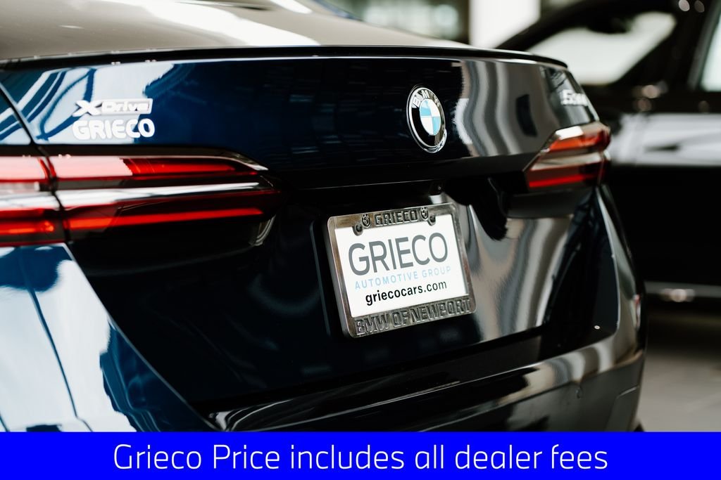 Used 2023 White BMW xDrive40i image 11