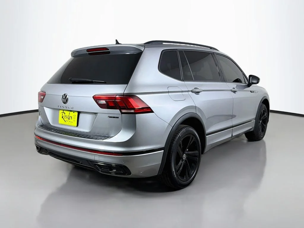 Used 2024 Silver Volkswagen 2.0T SE R-Line Black image 6