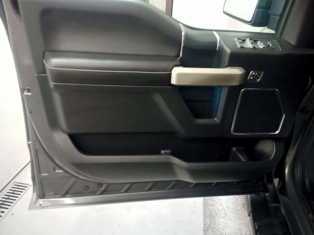 Used 2018 Magnetic Ford LARIAT image 6