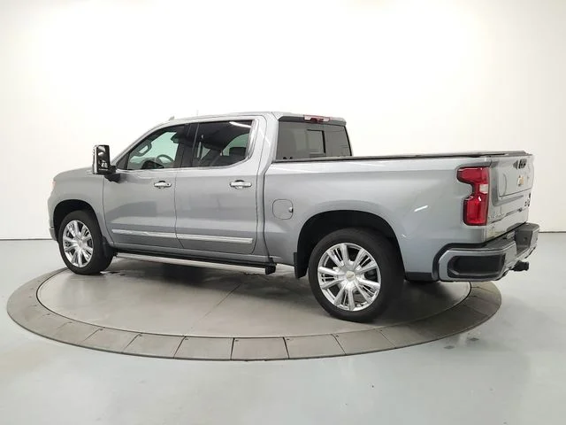 Used 2024 Gray Chevrolet High Country image 5
