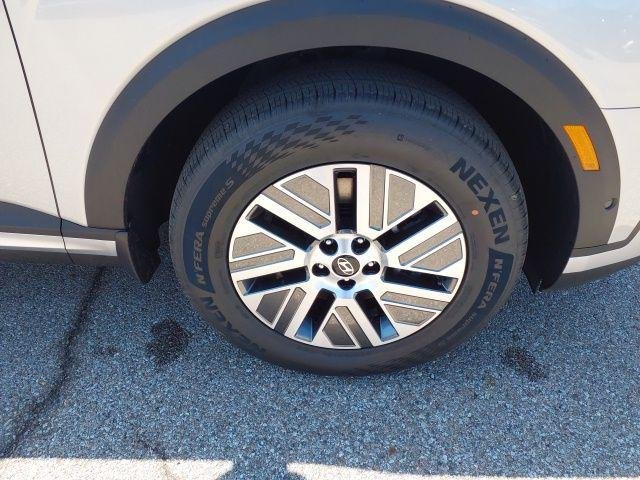 New 2026 Silver Hyundai Blue SEL Premium image 34