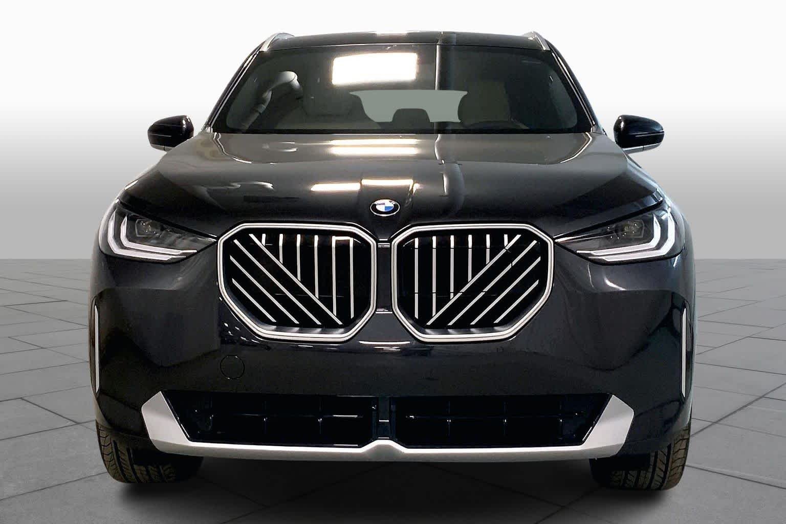 New 2026 Dark Graphite Metallic BMW 30 xDrive image 3