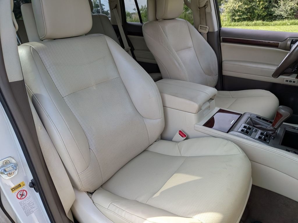 Used 2010 White Lexus 460 Premium image 33