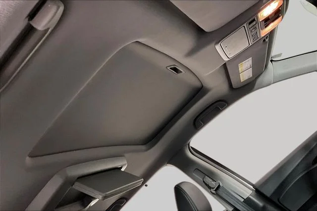 Used 2020  Honda Touring image 27