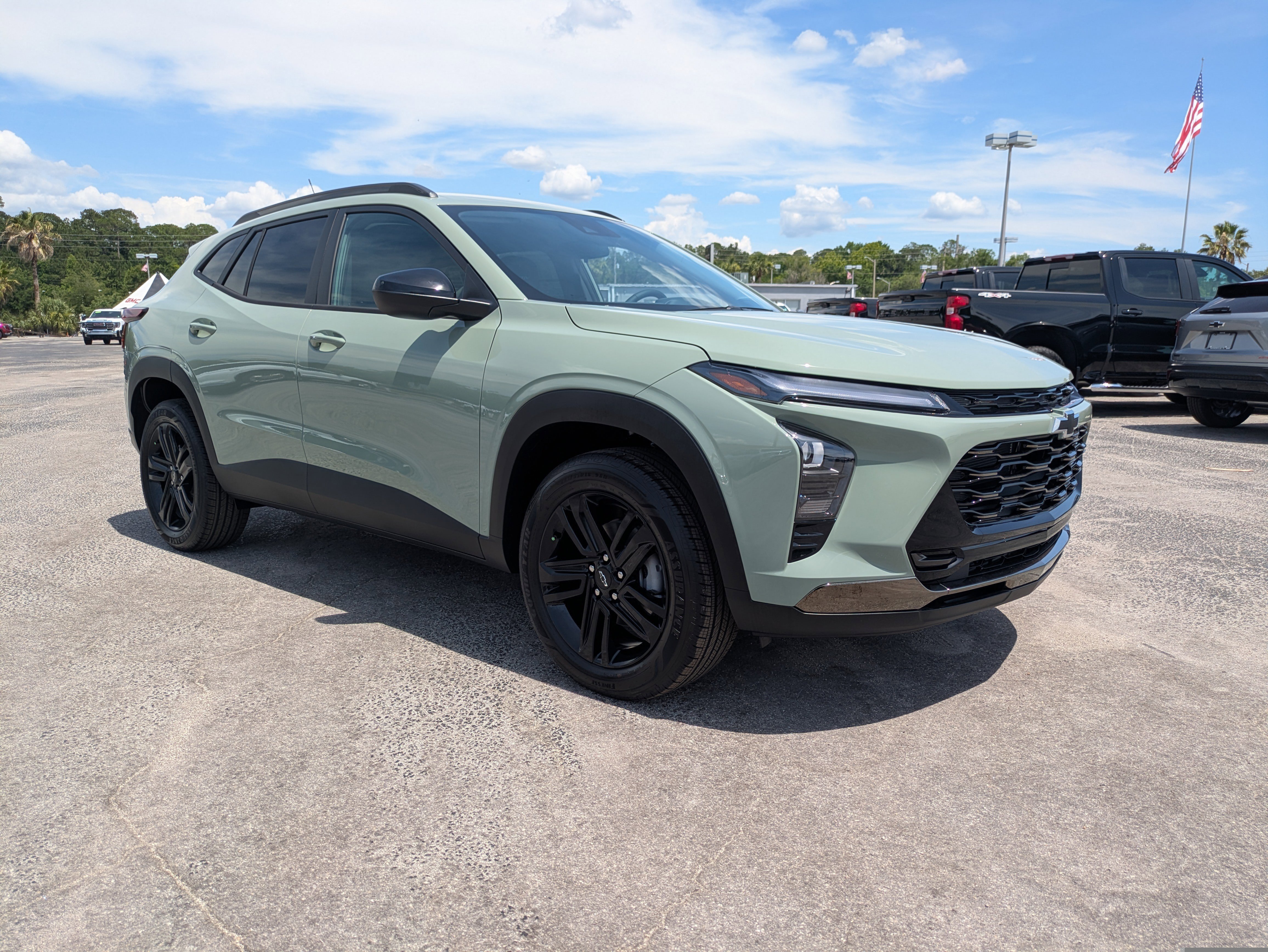 View vehicle photo 2