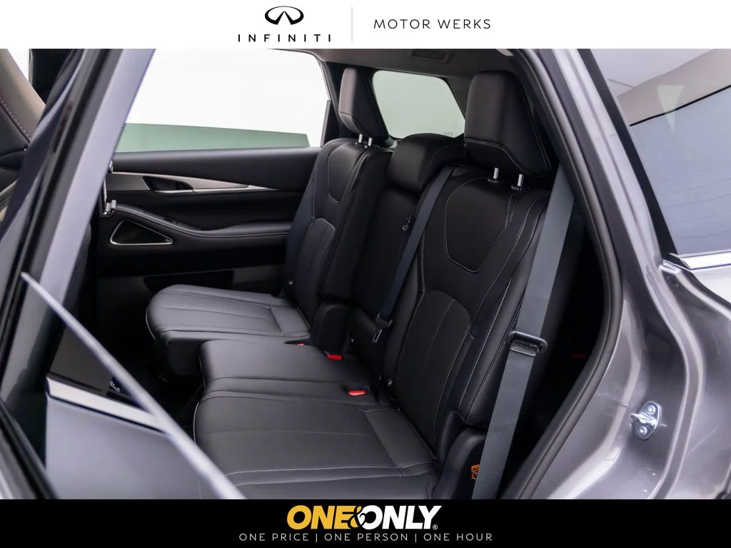 New 2027 GRAPHITE SHADOW INFINITI Luxe AWD image 17