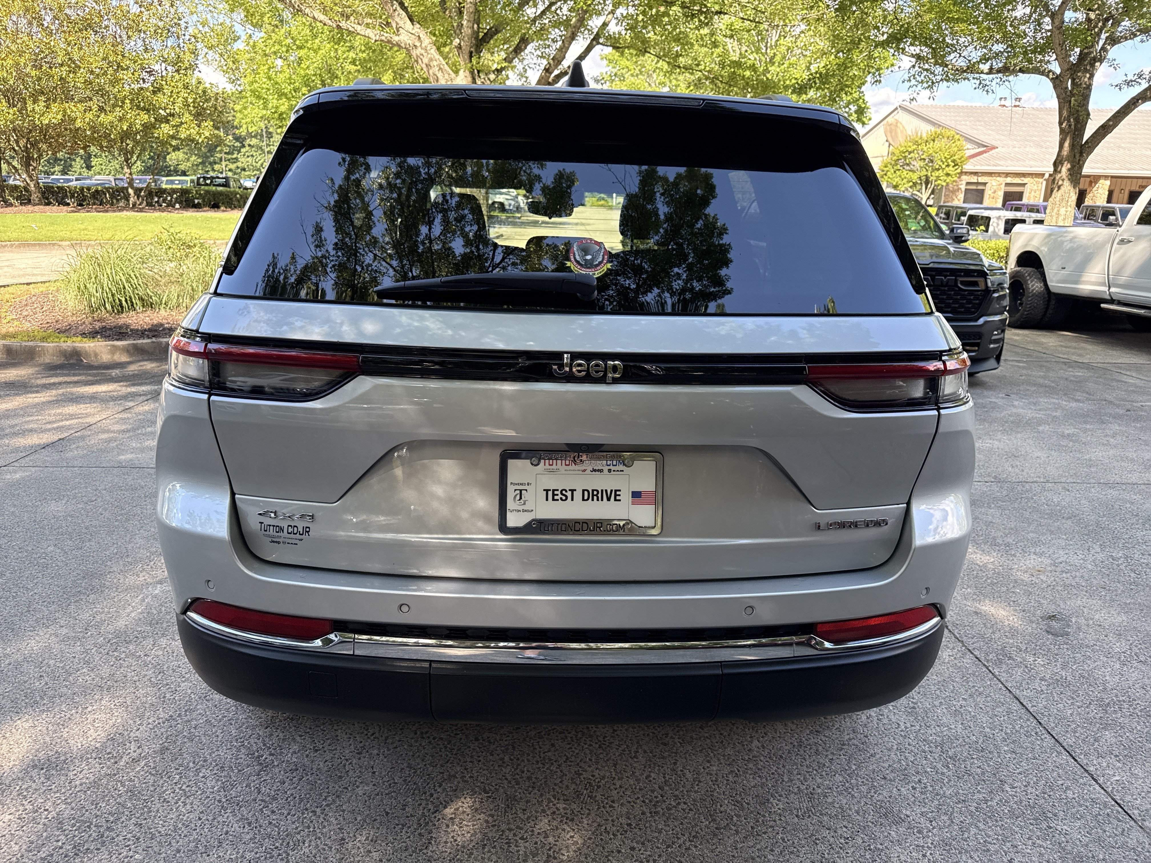 Certified Used 2023 Silver Zynith Jeep Laredo image 6