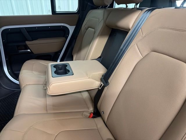 New 2026 Fuji White Land Rover S image 16