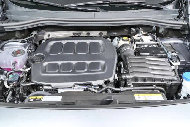 New 2026 Platinum Gray Metallic Volkswagen SE image 32