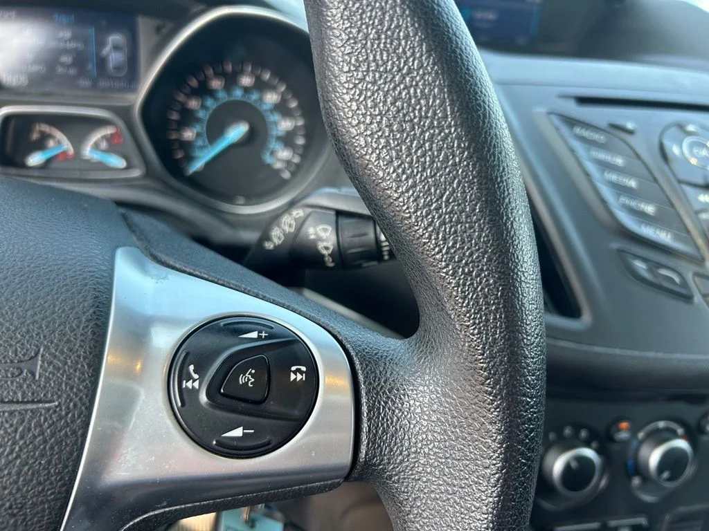 Used 2015 Ruby Red Metallic Ford SE image 13